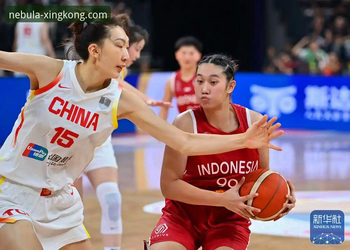 中国女篮战术变阵与球星爆发深度解析：一场流畅赛事背后的技术呈现
